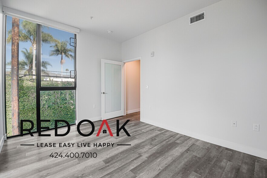 Building Photo - 700 N Spaulding Ave