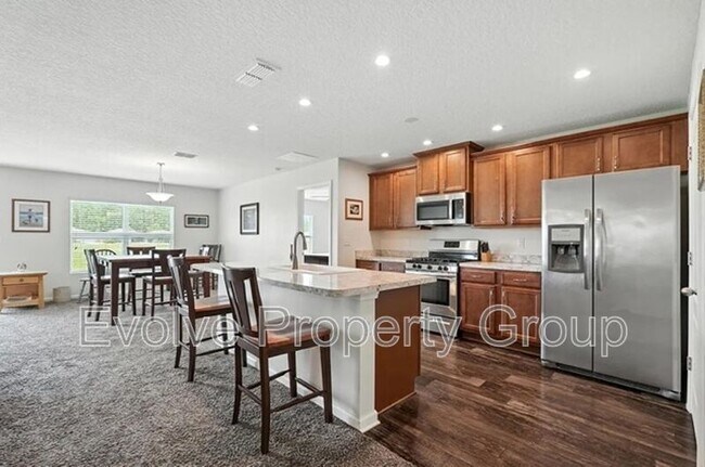 Building Photo - 119 Fairway Ct