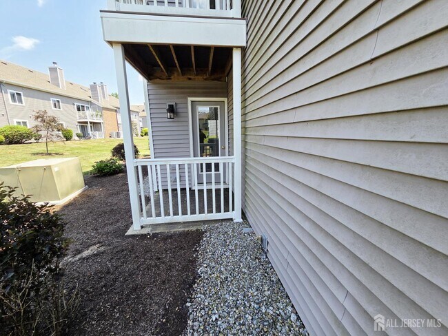 Building Photo - 8113 Tamarron Dr
