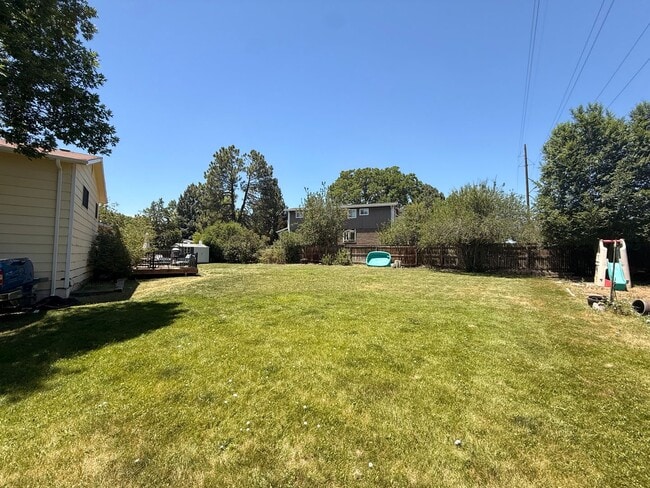 Building Photo - Comfortable Living in the Heart of Broomfield