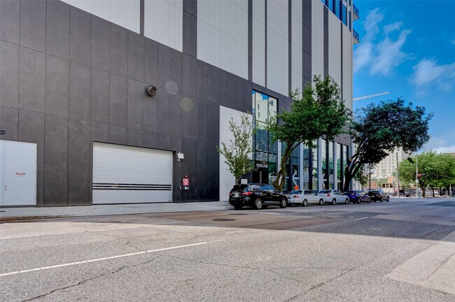 Building Photo - 1211 Caroline St