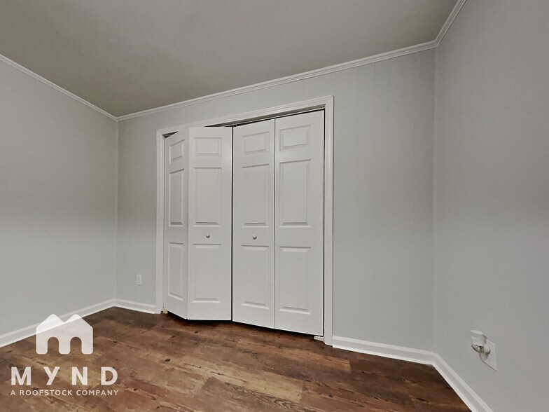 Building Photo - 1720 Finchley Dr