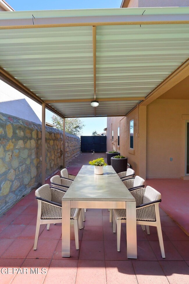 Building Photo - 363 Duskwood St