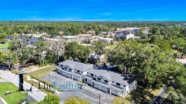 Building Photo - 39 SE 15th Terrace