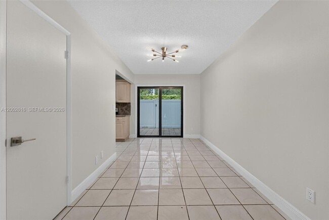 Building Photo - 5555 Ludlam Rd
