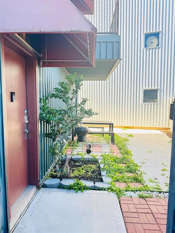 Building Photo - 6908 Yellowstone Way Dr