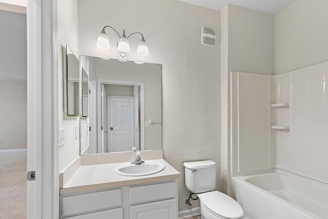 Building Photo - Beautiful Wolf Creek condo available now!