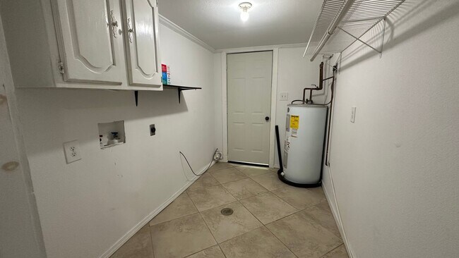 Building Photo - Gorgeous 3 bed Home!!