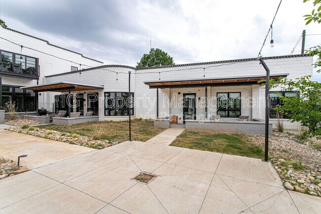 Building Photo - 3415 N Broadway