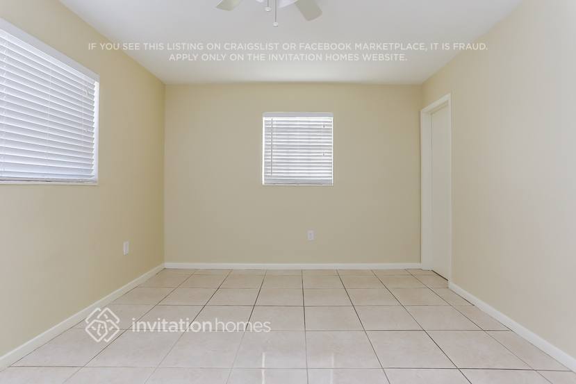 Building Photo - 1281 NW 195th St