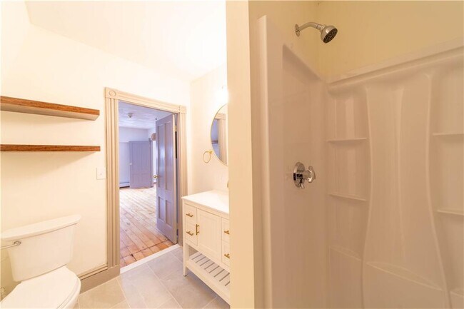 Building Photo - 309 Main St