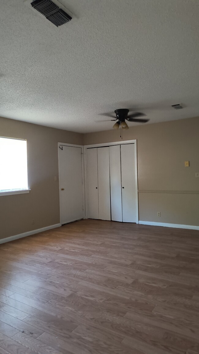 Building Photo - 4809 Kisatchie Ave