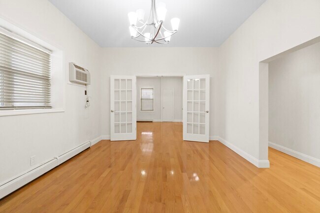 Building Photo - 580-582-582 Gregory Ave
