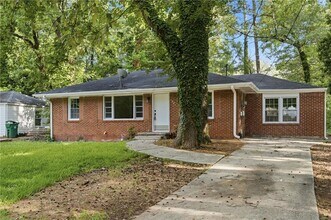 Building Photo - 2801 Mitchell Dr