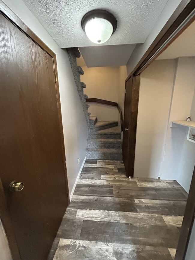 Building Photo - 1030 W 17th St