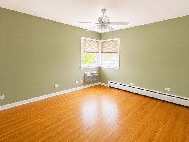 Building Photo - 837 Lathrop Ave