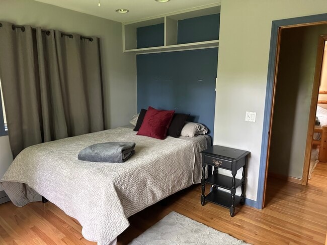 Building Photo - 16 Gibbons Ln