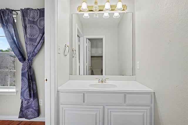 Building Photo - 8660 Lariat Cir