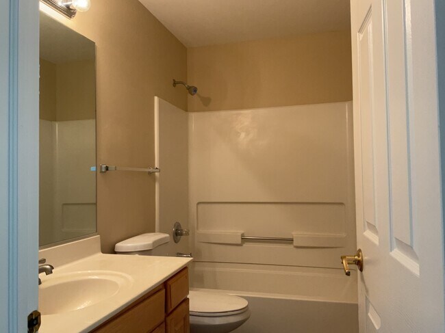 Building Photo - 1844 Courtwright Dr