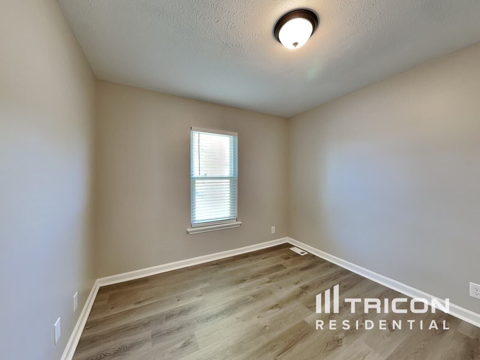 Building Photo - 102 Amelia Ct