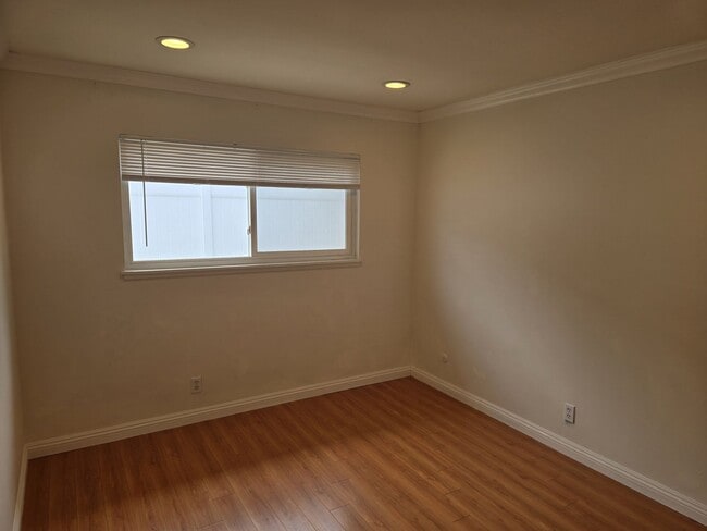 Building Photo - Comfortable 4-Bedroom Home in Peaceful Fou...