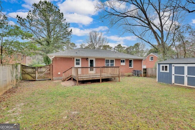 Building Photo - 2015 E Camellia Dr