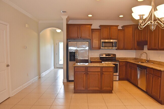 Building Photo - 103 Lagrange Landing