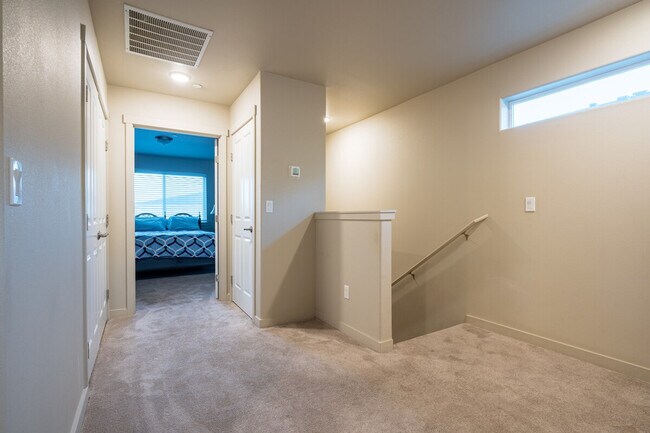 Building Photo - 5 S Kellogg St