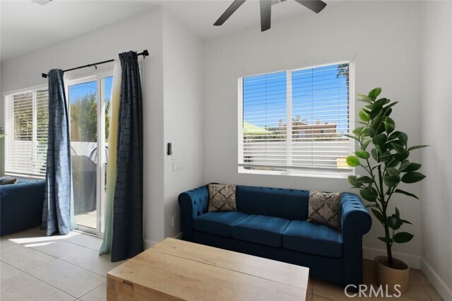 Building Photo - 43452 Freesia Pl