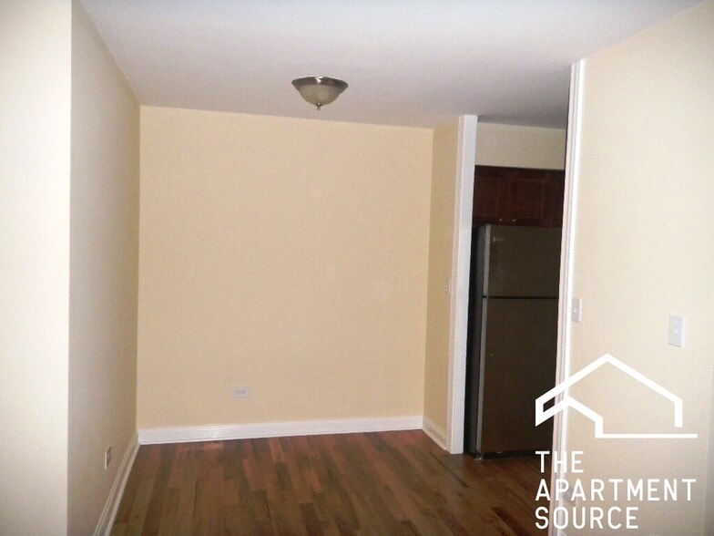 Building Photo - 696 Elm Pl