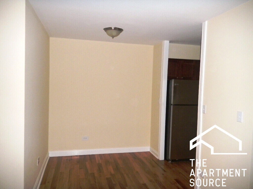 Building Photo - 696 Elm Pl