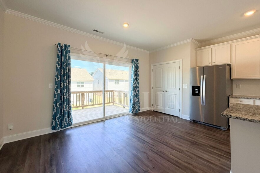 Building Photo - 6935 Point Bar Pl