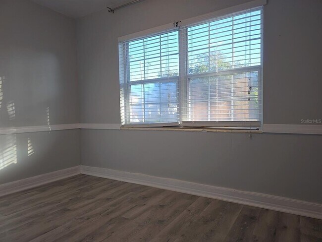 Building Photo - 4713 W El Prado Blvd