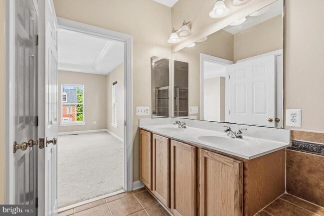Building Photo - 325 Munahan Cir