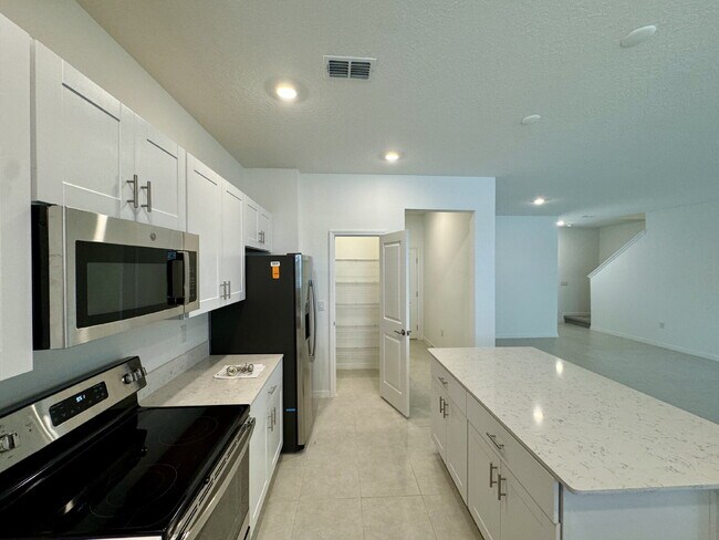 Building Photo - 10347 Honey Hammock Wy