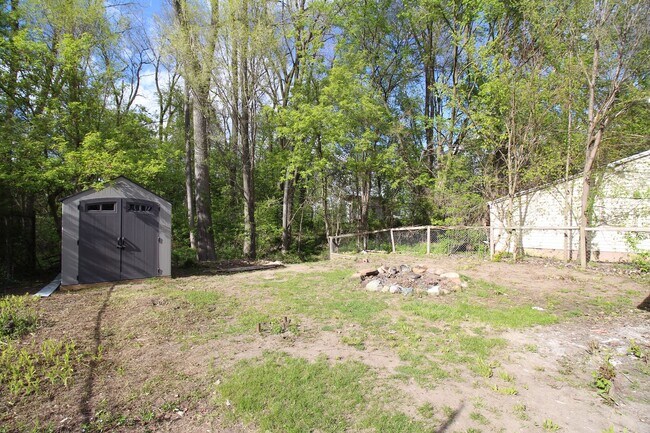 Building Photo - 2 Bed / 1 Bath Single-Family Home – N. Gaines Township