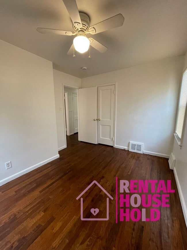 Building Photo - 3-Bedroom 1-Bath Single Family Home Locate...