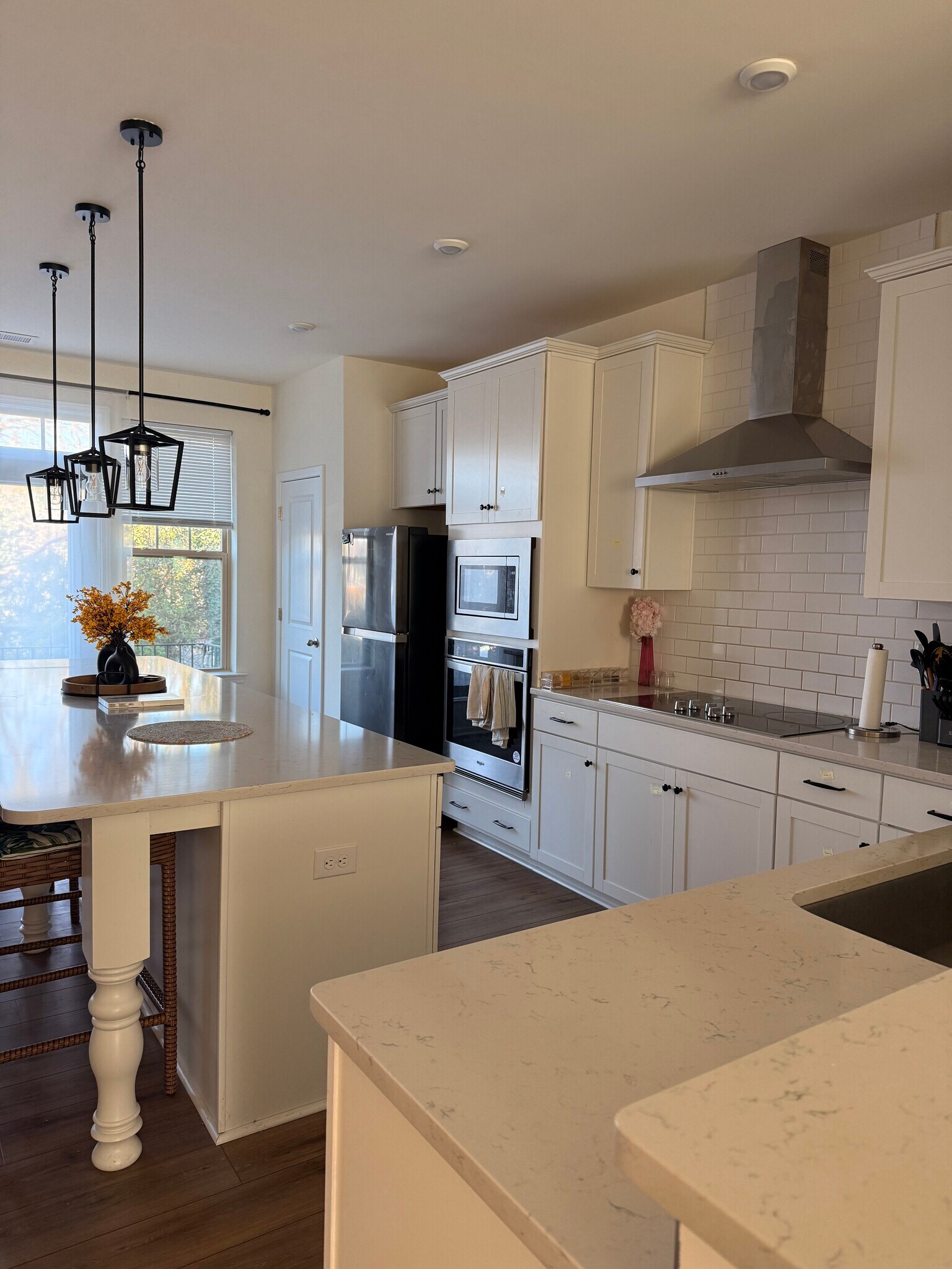 Building Photo - 338 Simeon Dr