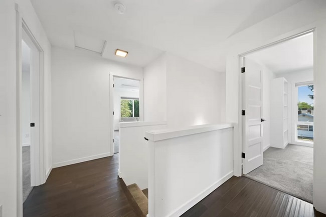 Building Photo - Modern 3 Bedroom + 2.5 bath home in SE Portland!! Brentwood Neighborhood with Air Conditioning!!