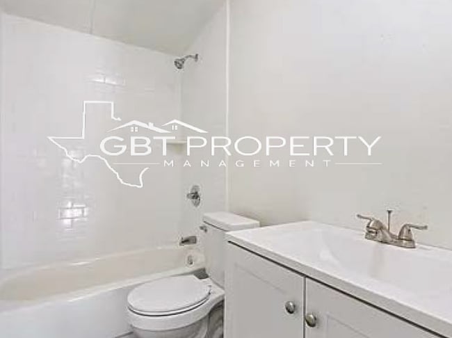 Building Photo - Beautiful 3/2 Home