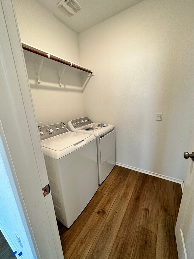Building Photo - 112 Golden Grove Pky