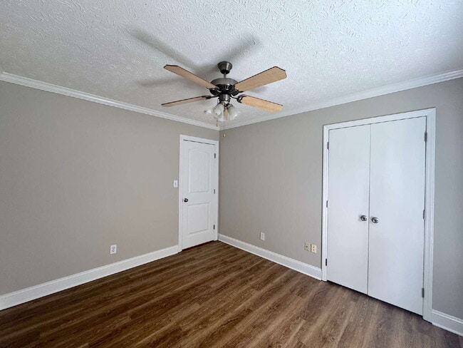 Building Photo - Well Maintained Three Bedroom Home in Hope...