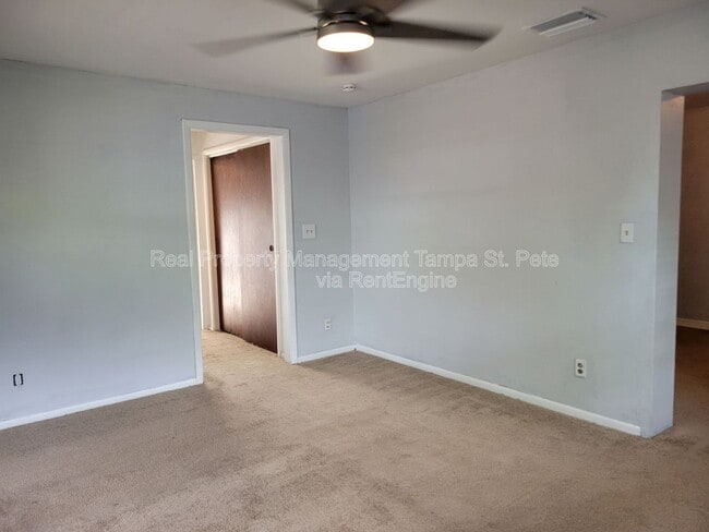 Building Photo - 4311 S Thatcher Ave