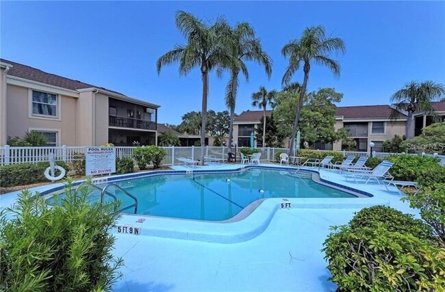 Building Photo - 6044 7th Ave W