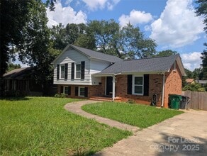 Building Photo - 5713 Barrington Dr