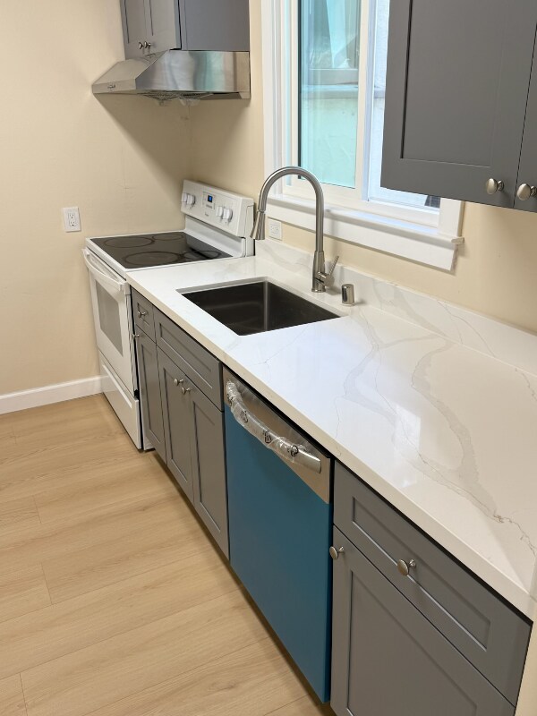 Building Photo - 1700 Le Roy Ave