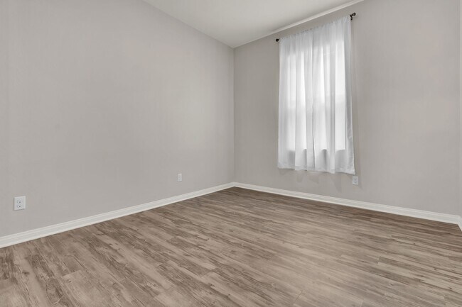 Building Photo - 20720 Spring Mountain Rd