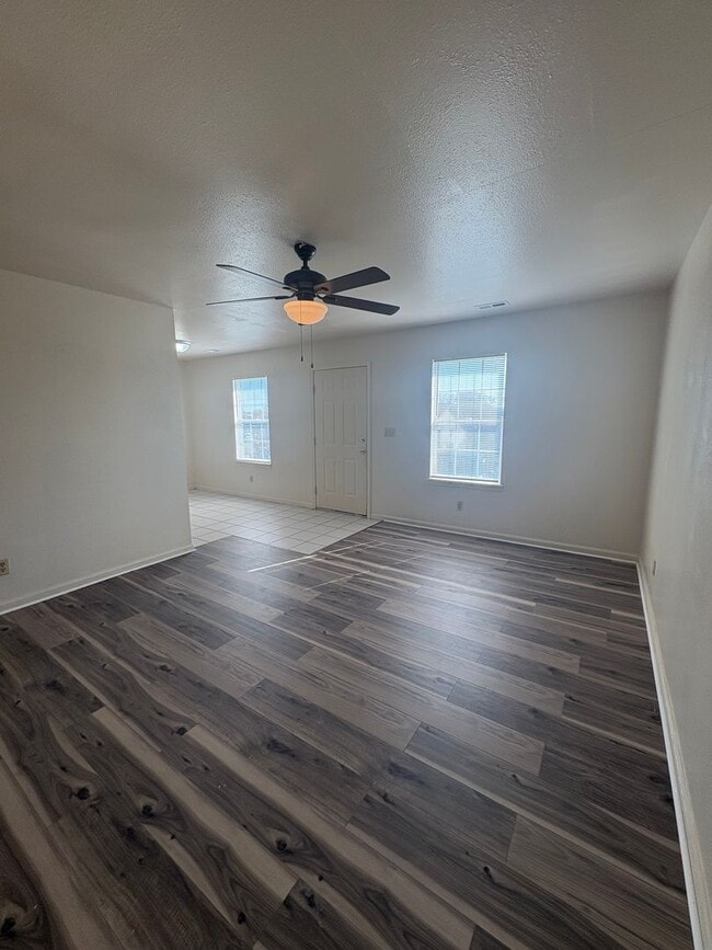 Building Photo - Cozy 2 Bedroom Duplex In Mount Sterling