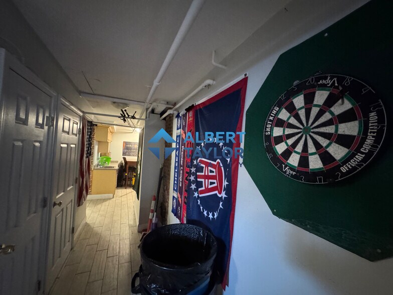 Building Photo - 38 Cherry St