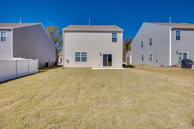 Building Photo - 587 King Clover Ln